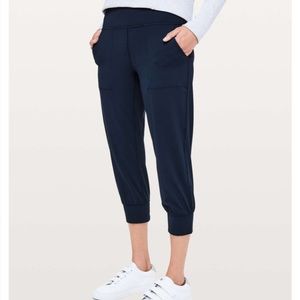 Lululemon Align Jogger Crop *23" in True Navy